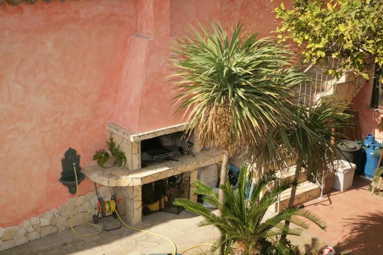 L'Isola Felice Apartment Monserrato Exteriör bild